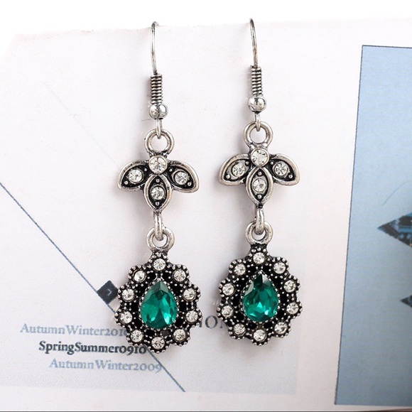 Any 2/$20! Silver Green Vintage Crystal Earrings - Picture 4 of 9